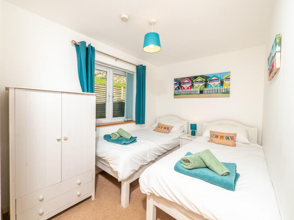 Second bedroom at Hawkers Court